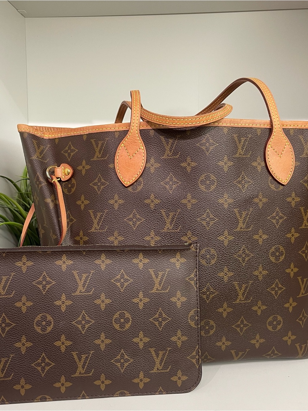 Louis Vuitton Monogram Neverfull MM Tote w/ Pouch